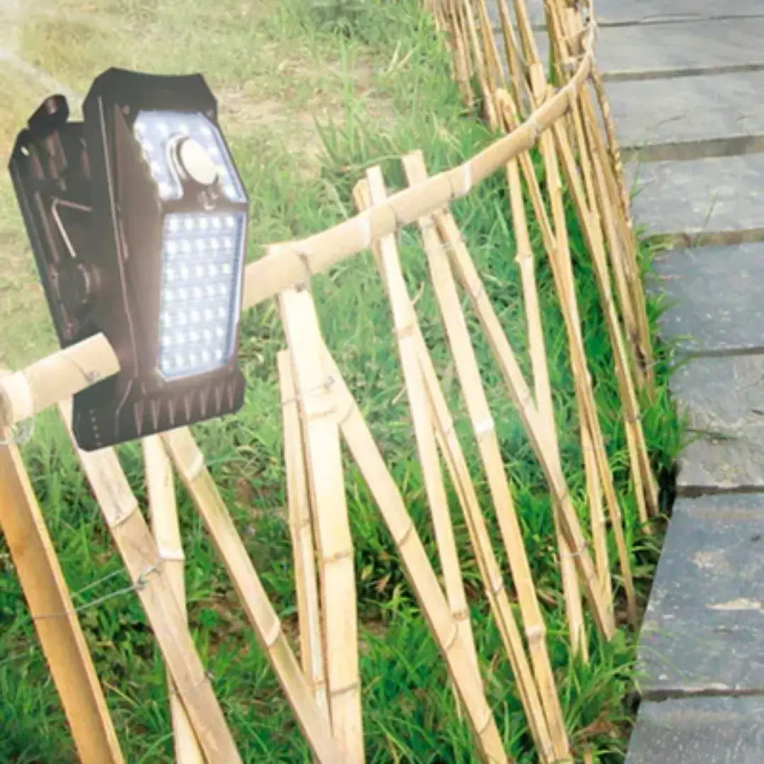 Refletor Solar com Sensor de Movimento e Proteção Impermeável - LuzViva™ [COMPRE 1 LEVE 2]